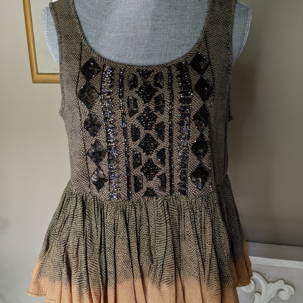 Akemi and Kin beaded swing top
